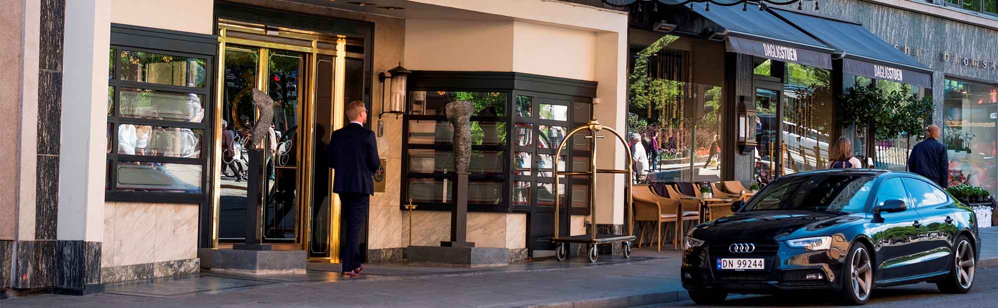 Transport and parking at Hotel Continental